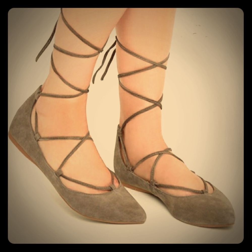 👠 Steve Madden suede Eleanor flats